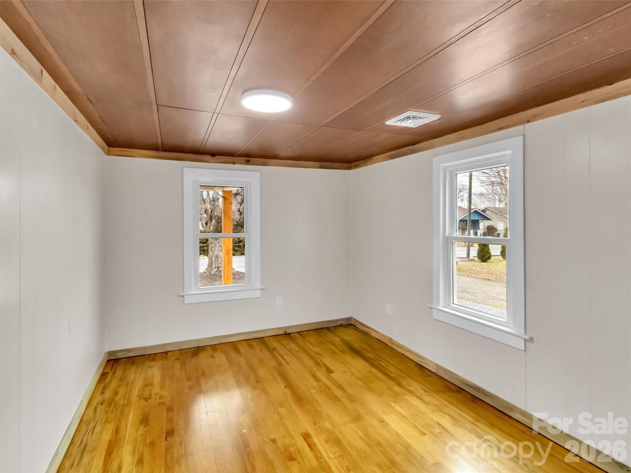 106 Long Street Waynesville NC 28786