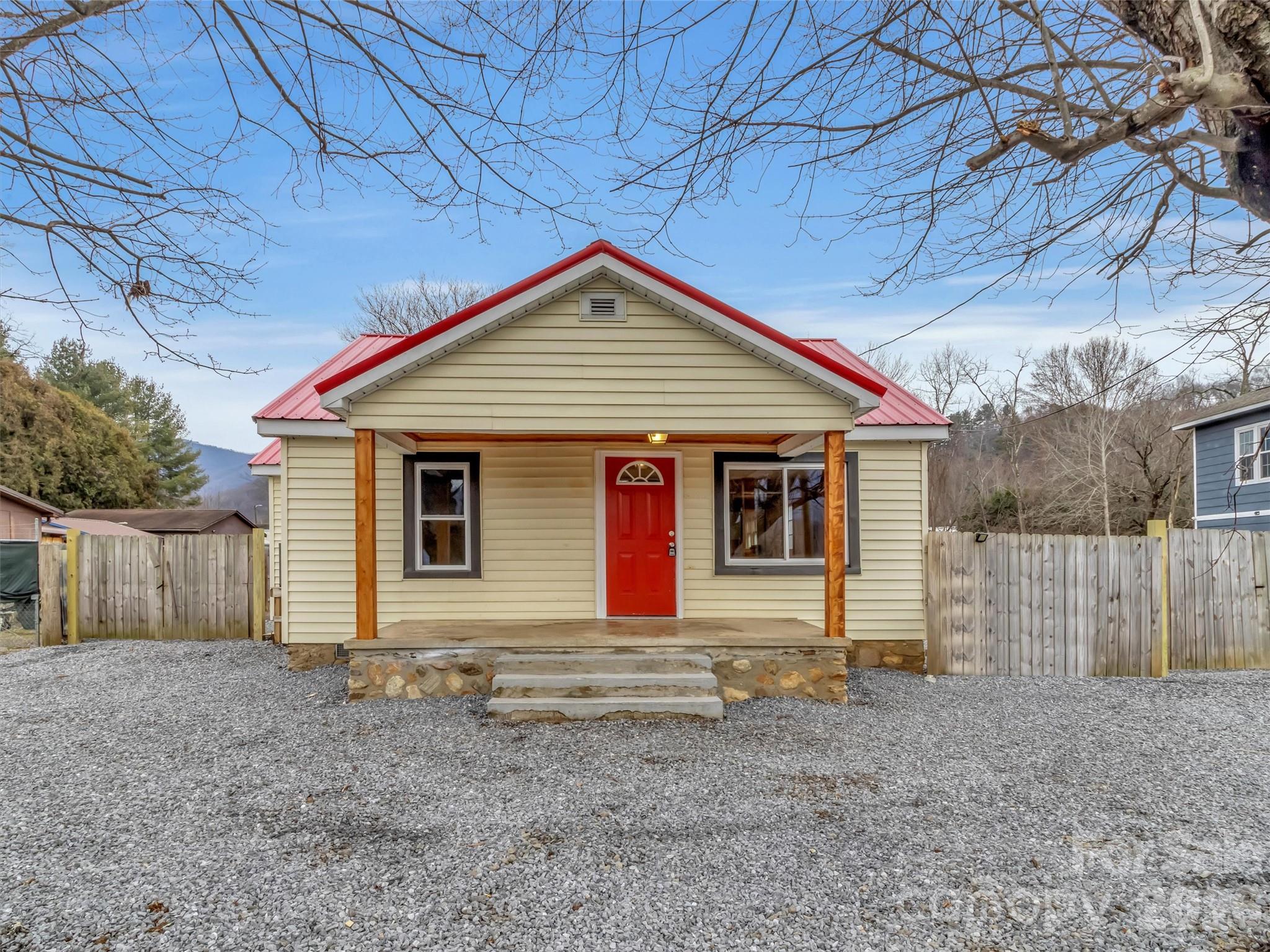 106 Long Street Waynesville NC 28786