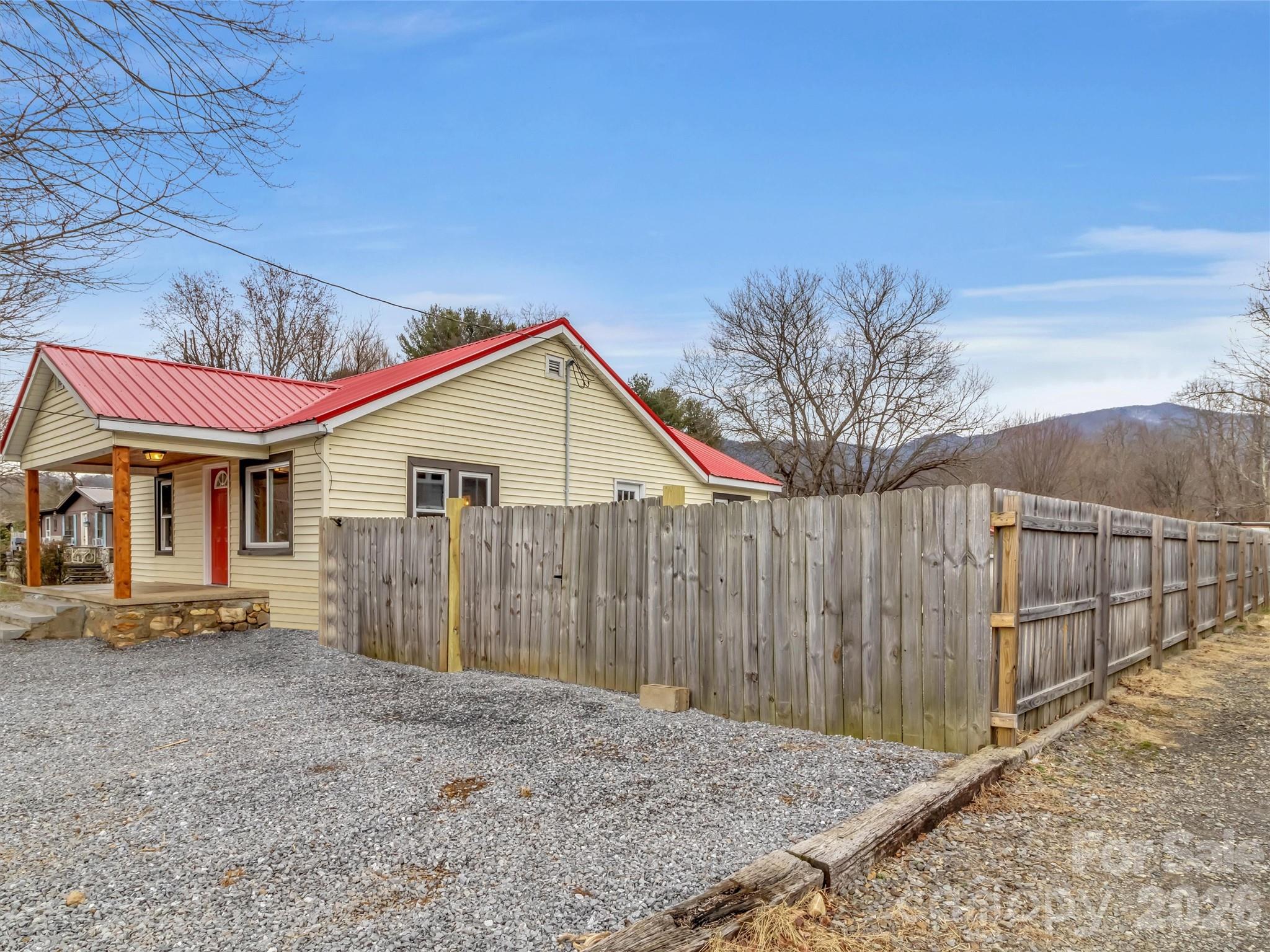 106 Long Street Waynesville NC 28786