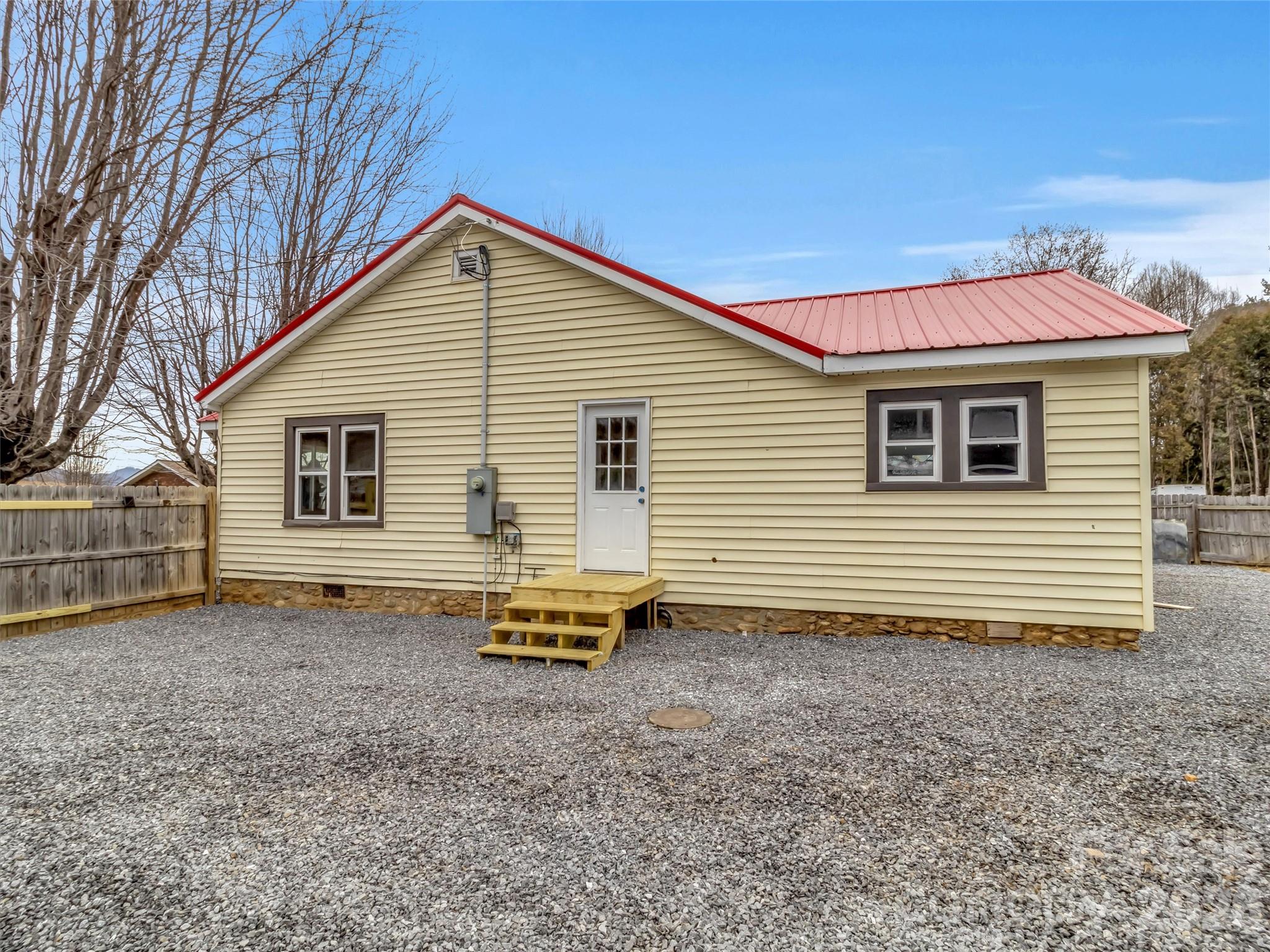 106 Long Street Waynesville NC 28786