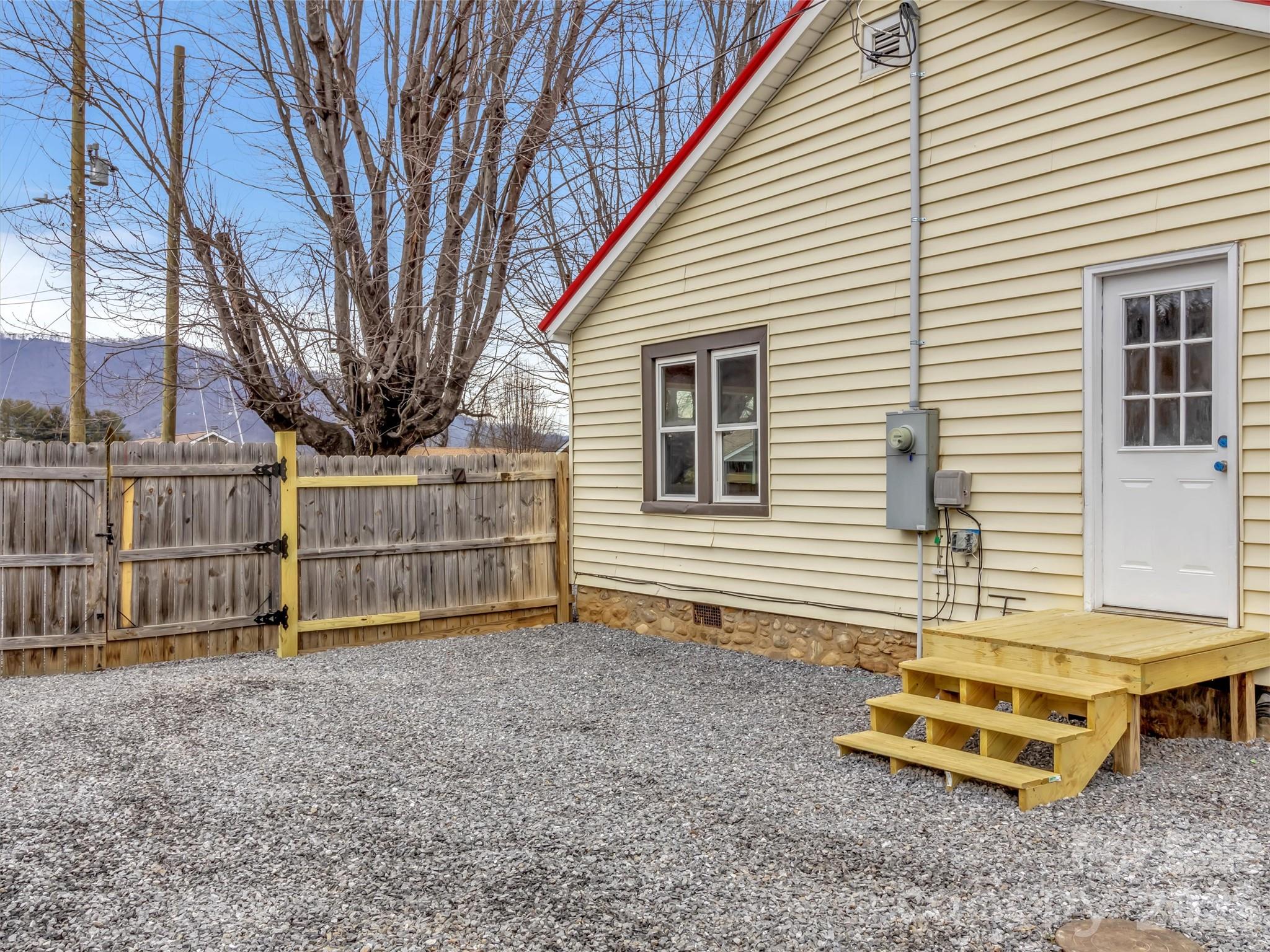 106 Long Street Waynesville NC 28786