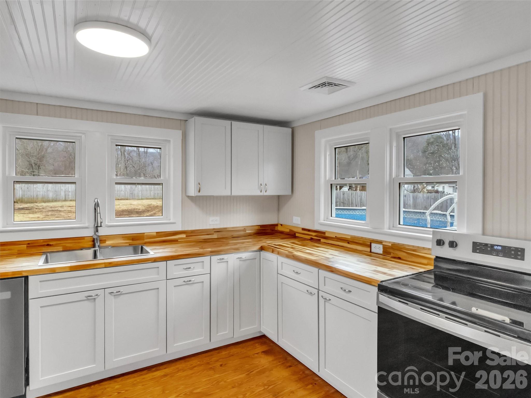 106 Long Street Waynesville NC 28786