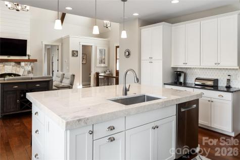86 Indigo Bunting Court Tuckasegee NC 28783