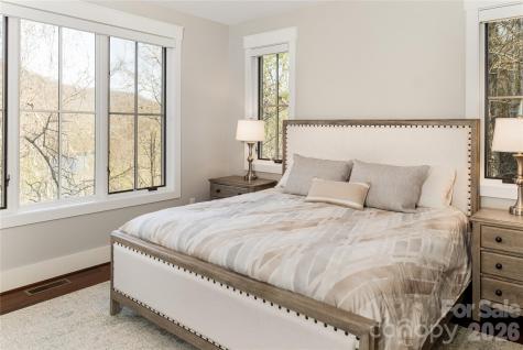 86 Indigo Bunting Court Tuckasegee NC 28783