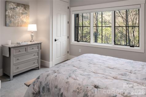 86 Indigo Bunting Court Tuckasegee NC 28783