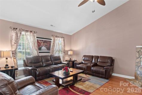1796 Pebble Run Lane Clemmons NC 27012
