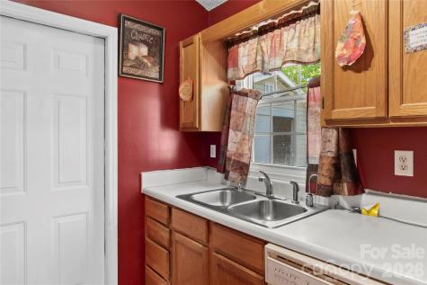 1796 Pebble Run Lane Clemmons NC 27012