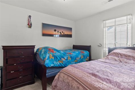 1796 Pebble Run Lane Clemmons NC 27012