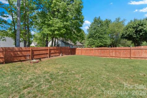 1796 Pebble Run Lane Clemmons NC 27012