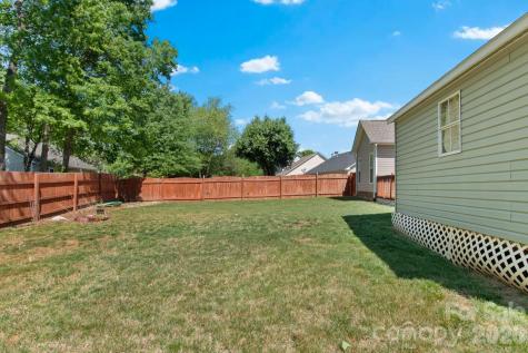 1796 Pebble Run Lane Clemmons NC 27012