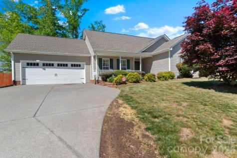 1796 Pebble Run Lane Clemmons NC 27012