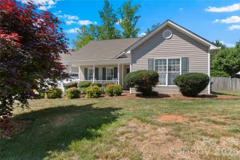 1796 Pebble Run Lane Clemmons NC 27012