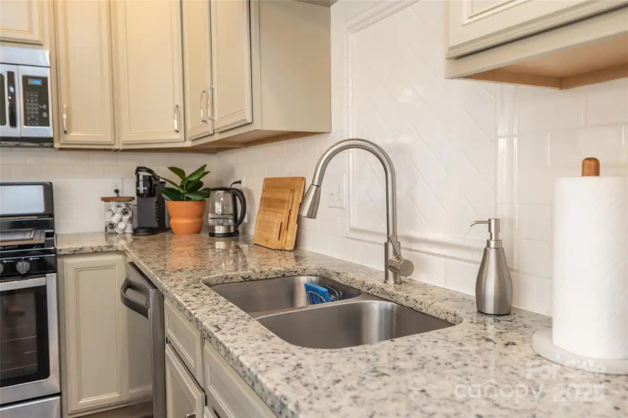 20 Tudor Way Black Mountain NC 28711