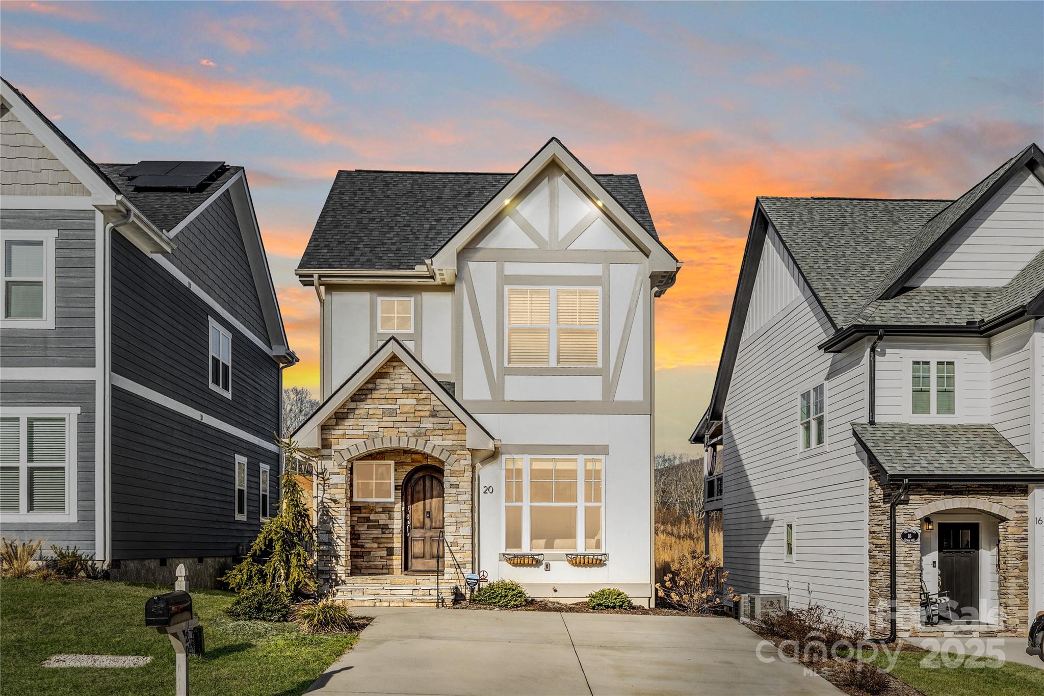 20 Tudor Way Black Mountain NC 28711