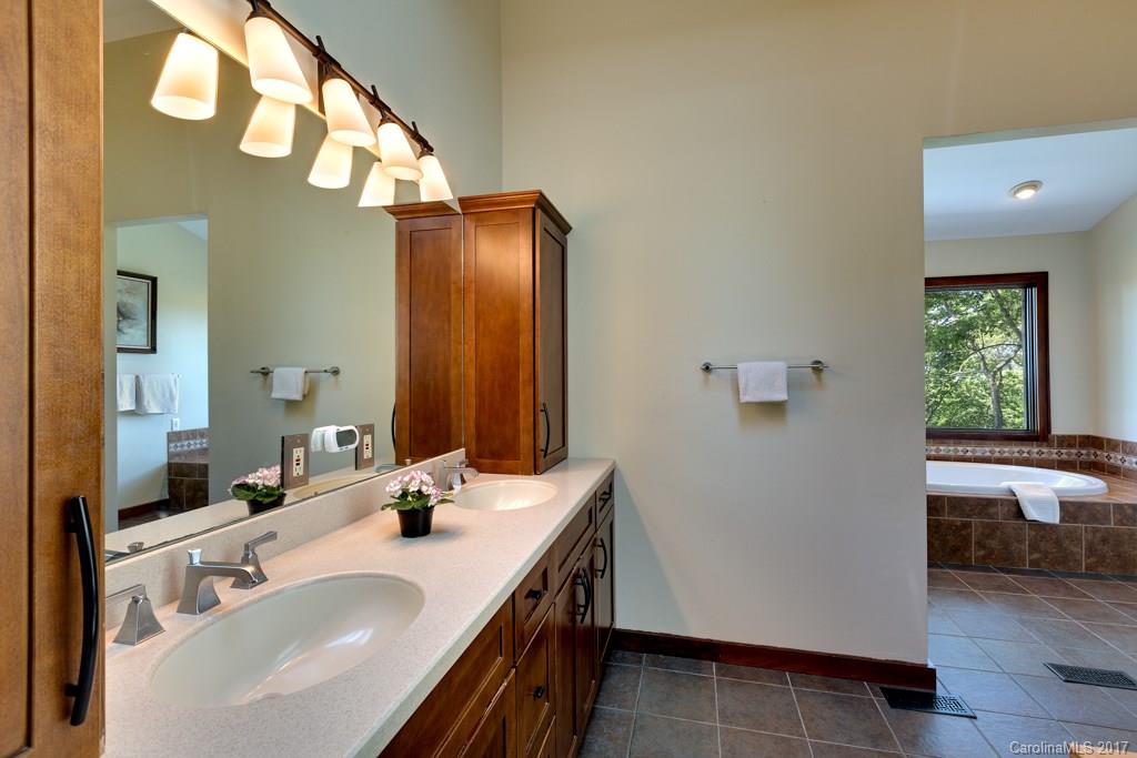 14 Skyview Court Asheville NC 28803
