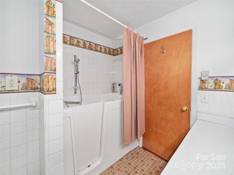 631 Macedonia Road Asheville NC 28804