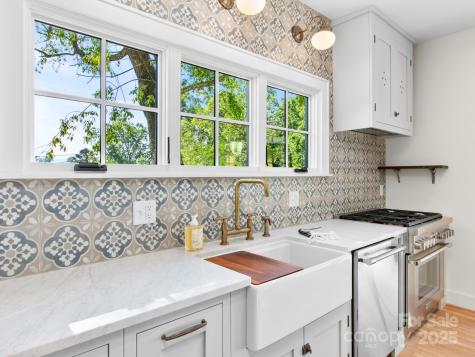 18 Normandy Road Asheville NC 28803