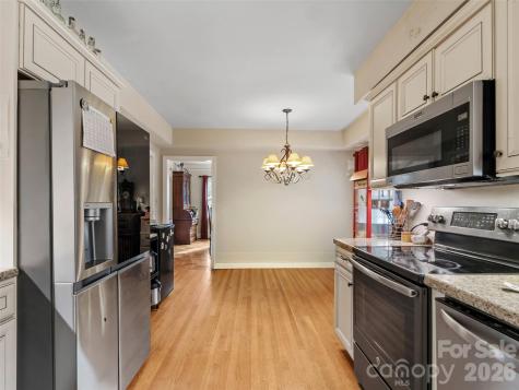 506 W Main Street Burnsville NC 28714