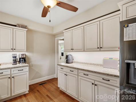 506 W Main Street Burnsville NC 28714