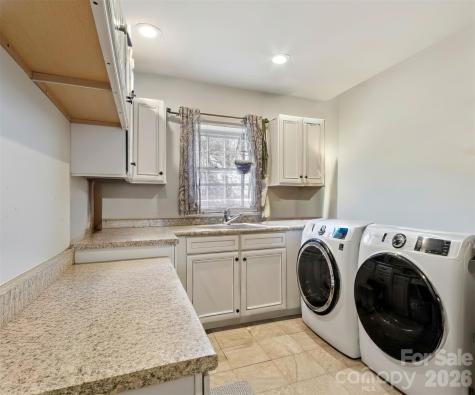 506 W Main Street Burnsville NC 28714