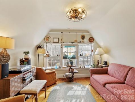 506 W Main Street Burnsville NC 28714