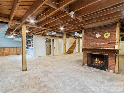 506 W Main Street Burnsville NC 28714