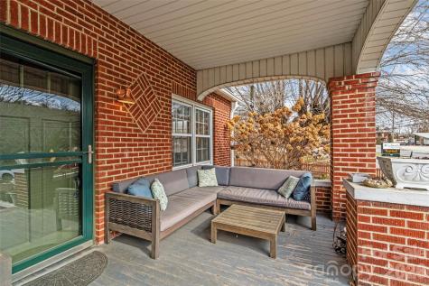 506 W Main Street Burnsville NC 28714