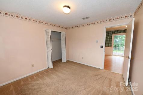 2625 Glenn Street Newton NC 28658