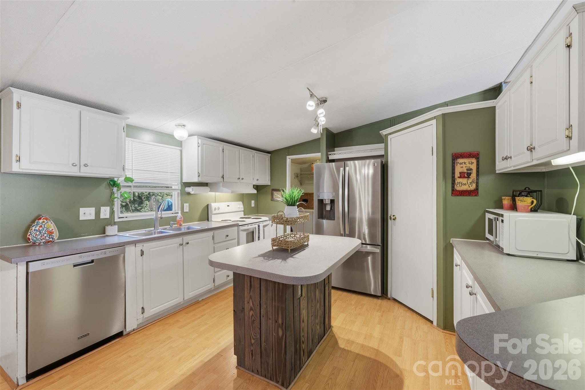333 Howard Norton Drive Hiddenite NC 28636