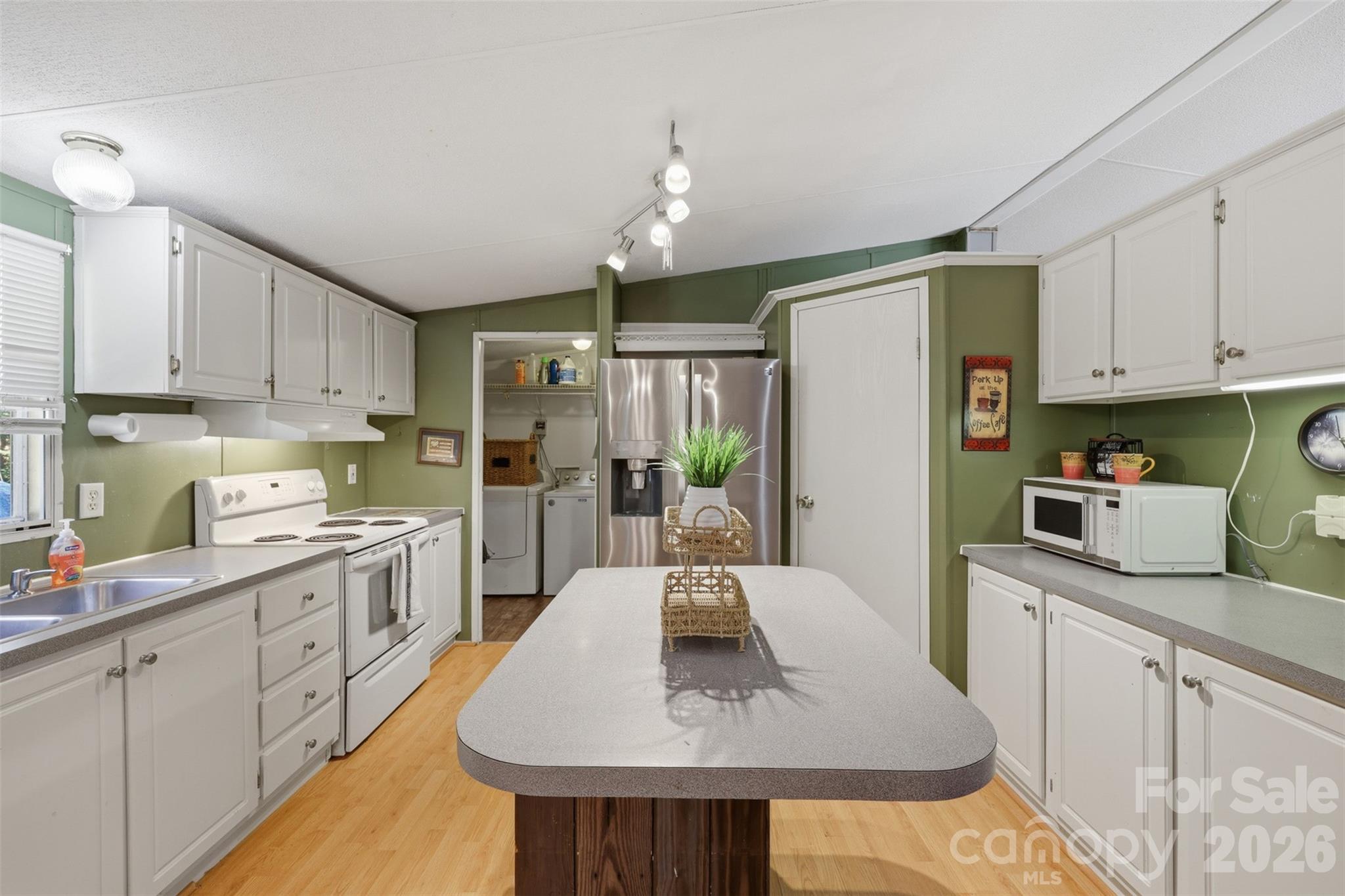 333 Howard Norton Drive Hiddenite NC 28636