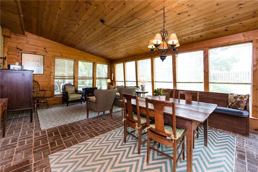 1213 Ashbrook Place Charlotte NC 28209