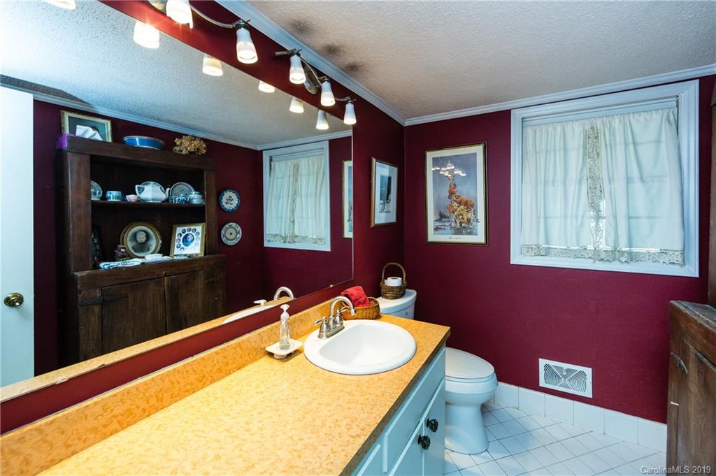 1213 Ashbrook Place Charlotte NC 28209