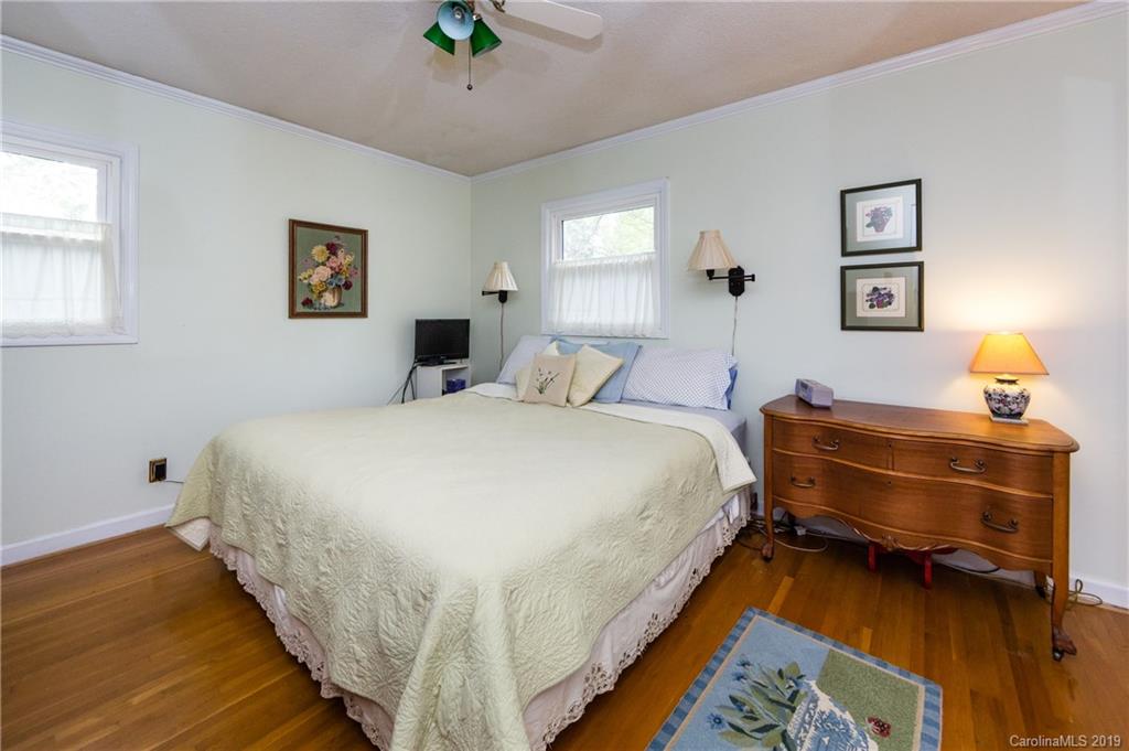 1213 Ashbrook Place Charlotte NC 28209