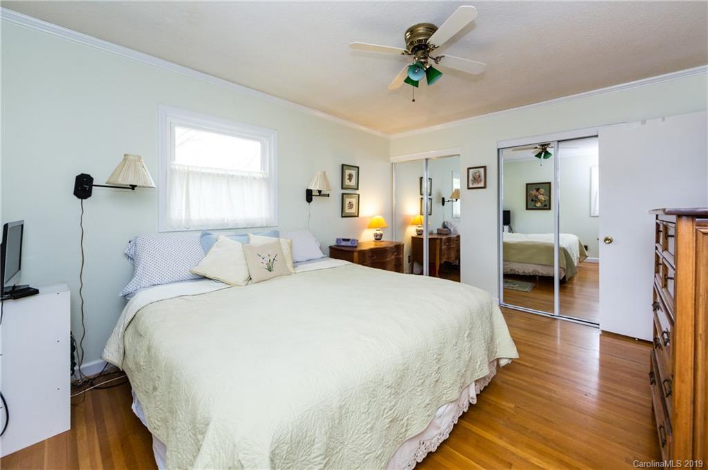 1213 Ashbrook Place Charlotte NC 28209