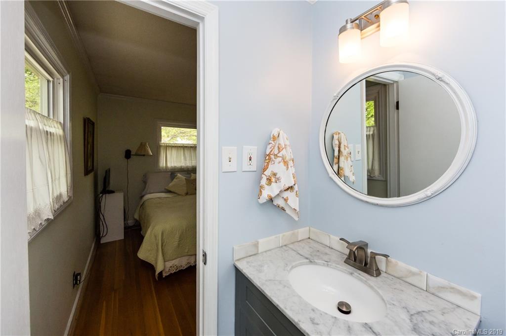 1213 Ashbrook Place Charlotte NC 28209