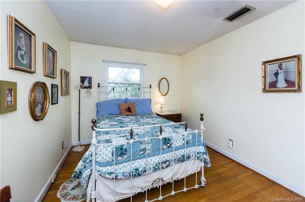 1213 Ashbrook Place Charlotte NC 28209