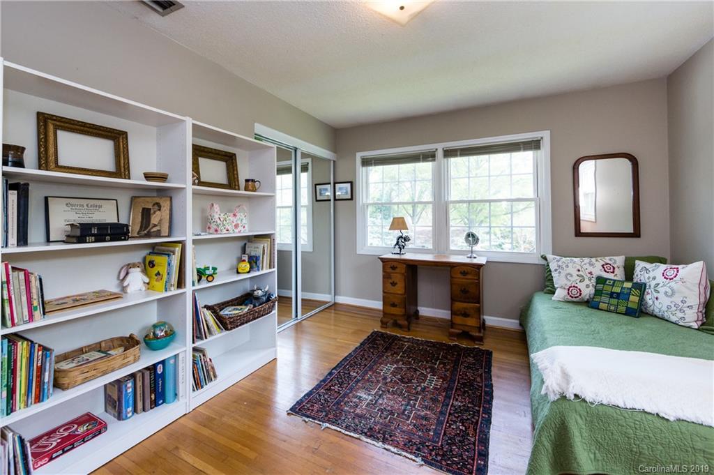 1213 Ashbrook Place Charlotte NC 28209