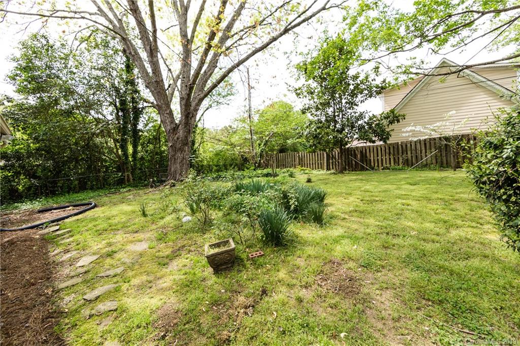 1213 Ashbrook Place Charlotte NC 28209
