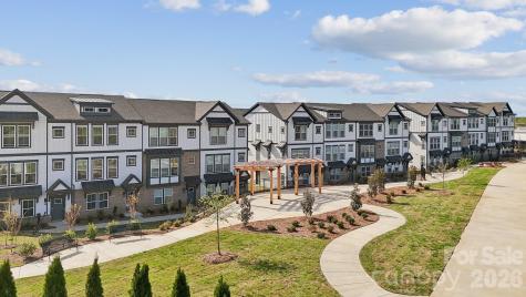 1816 Alexander Village Main Drive Charlotte NC 28262