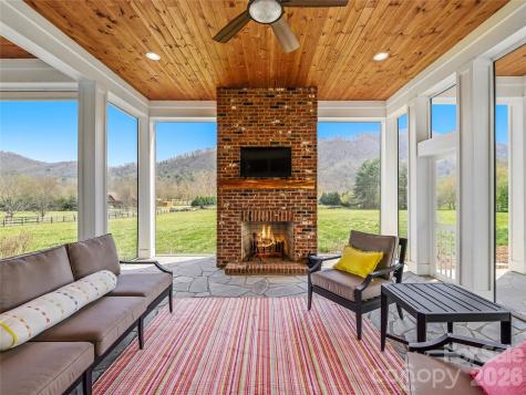 5 Sweetgrass Lane Fletcher NC 28732