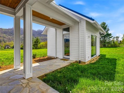 5 Sweetgrass Lane Fletcher NC 28732