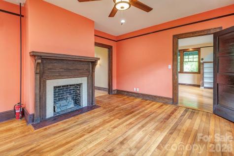14 Watauga Street Asheville NC 28801