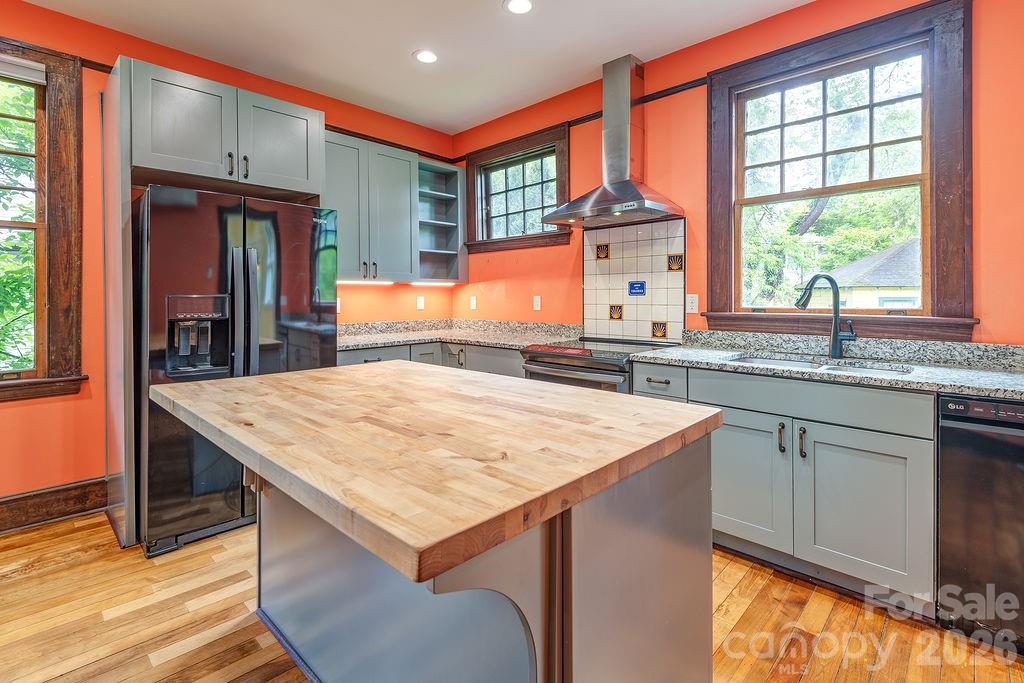 14 Watauga Street Asheville NC 28801