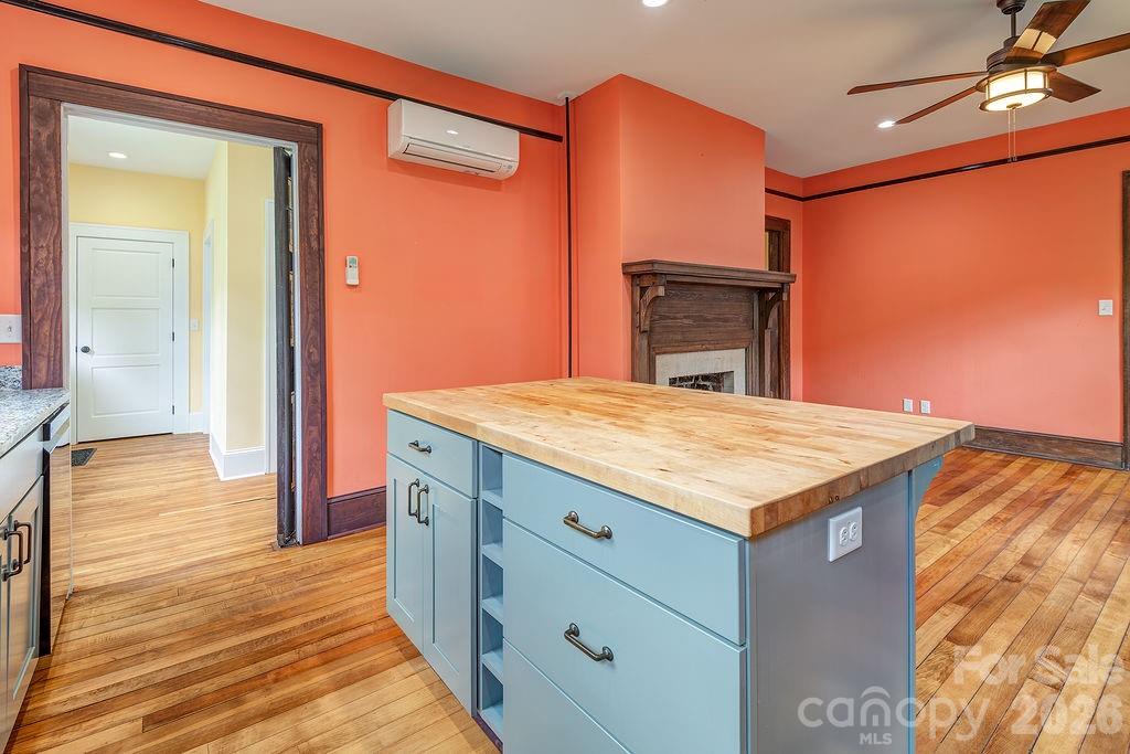 14 Watauga Street Asheville NC 28801