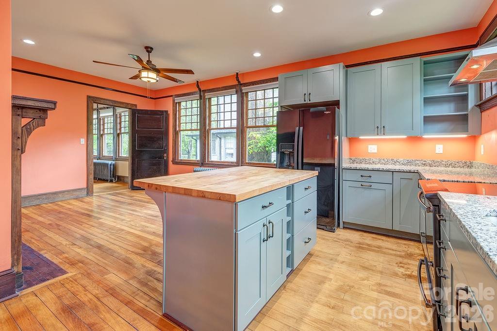14 Watauga Street Asheville NC 28801