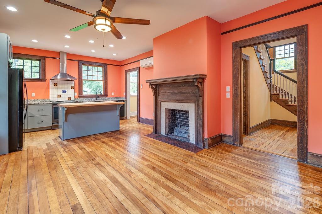 14 Watauga Street Asheville NC 28801