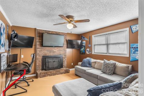 1757 Castlewood Court Hickory NC 28602