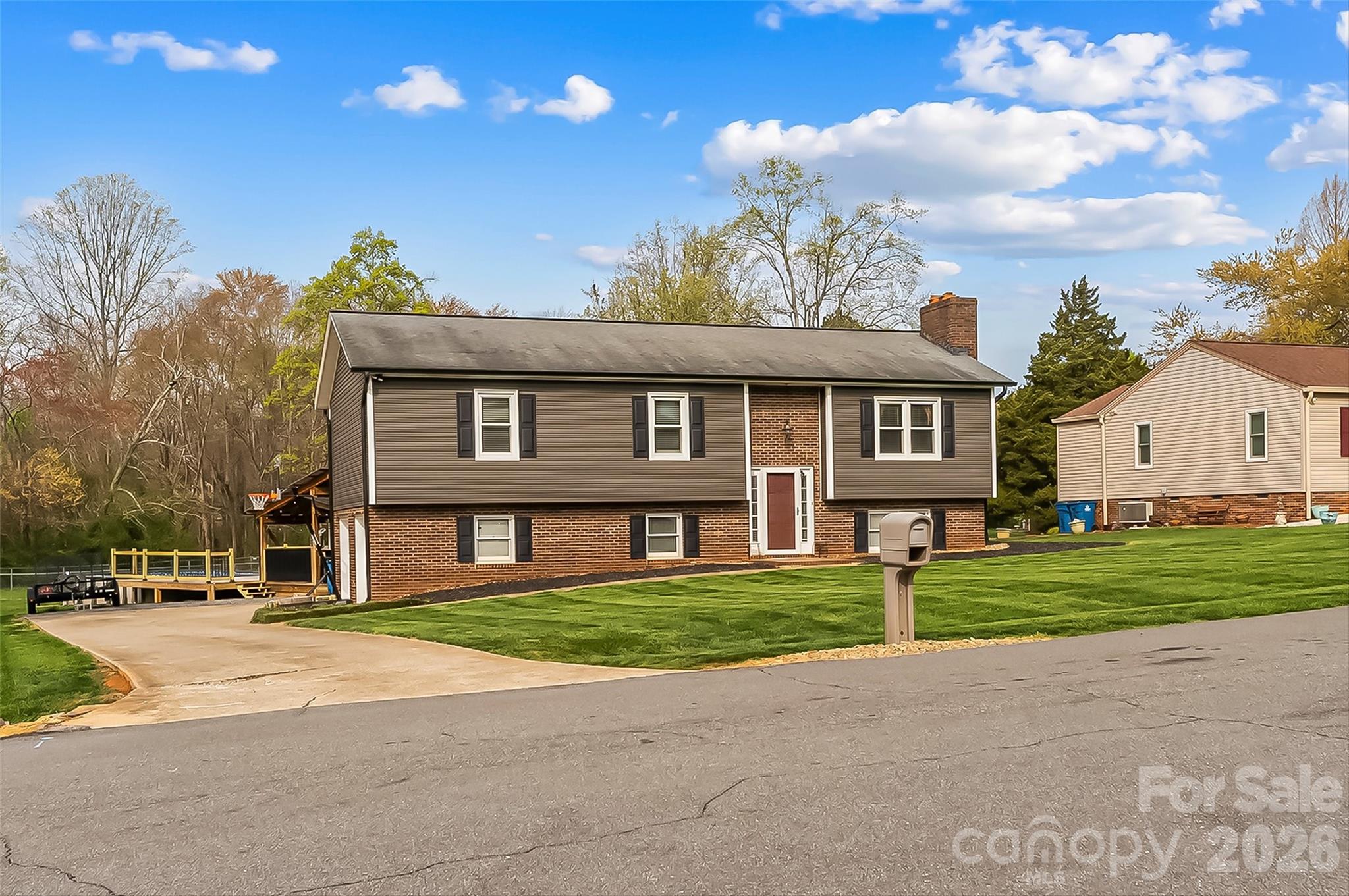 1757 Castlewood Court Hickory NC 28602