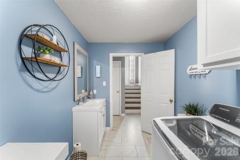 1757 Castlewood Court Hickory NC 28602