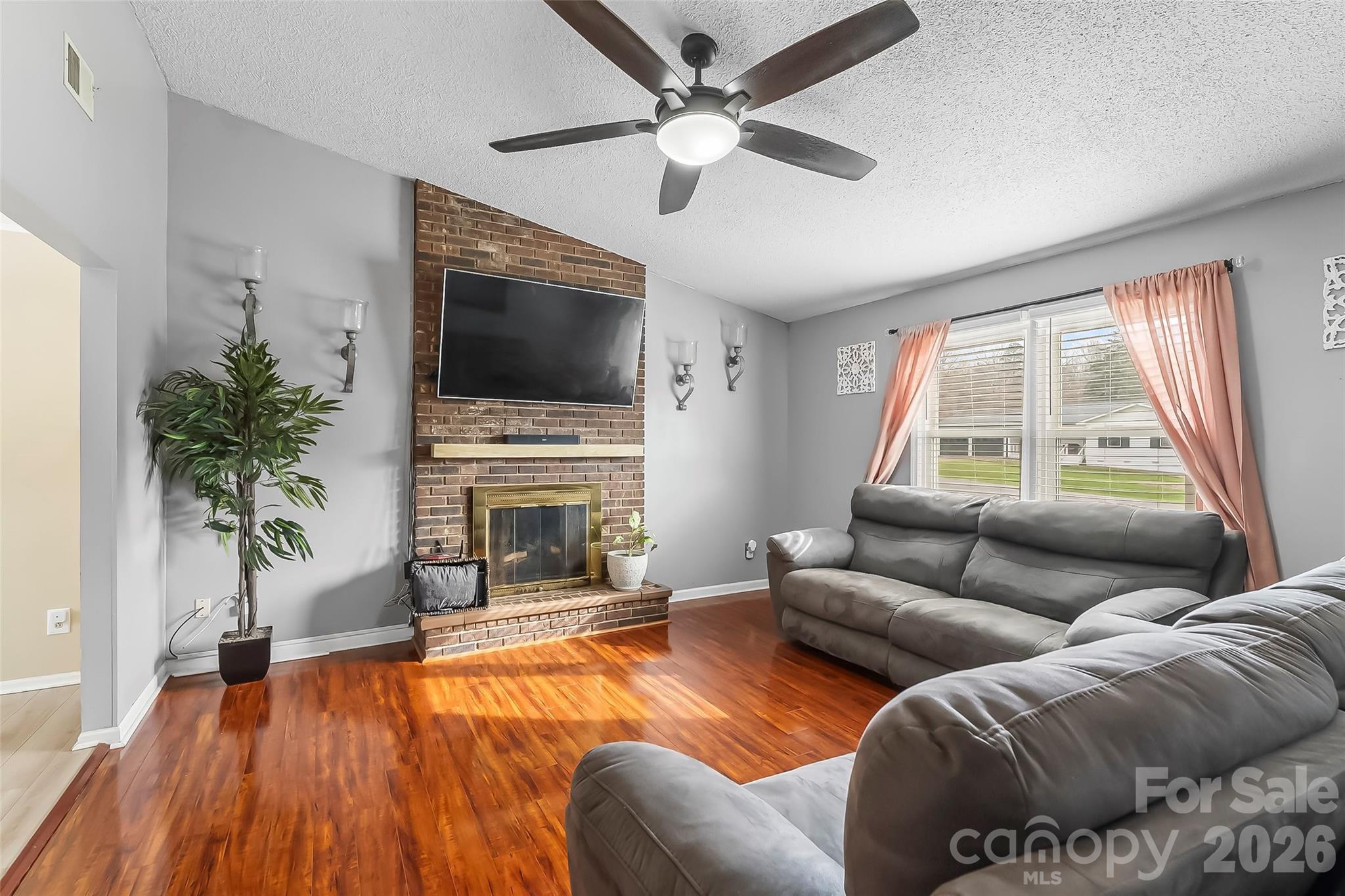 1757 Castlewood Court Hickory NC 28602